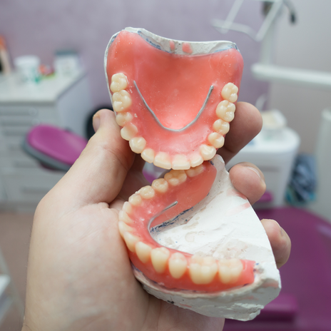 La limpieza con prótesis dentales