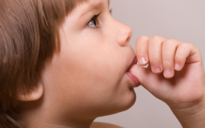 Chuparse el dedo y otros hábitos perjudiciales en la infancia